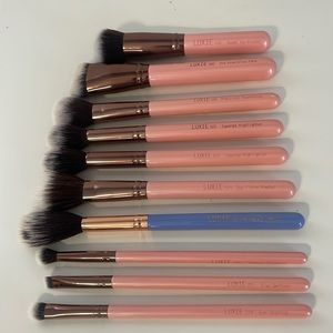 Luxie Brushes Lot